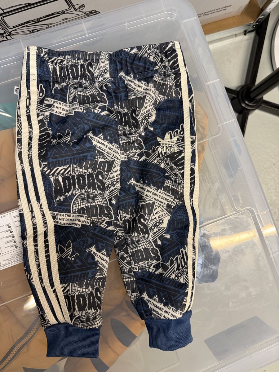 Lotti & Set di vestiti: Kinderkleidung und Schuhen  – Usato da Au ZH venduto da Ssamkova 2