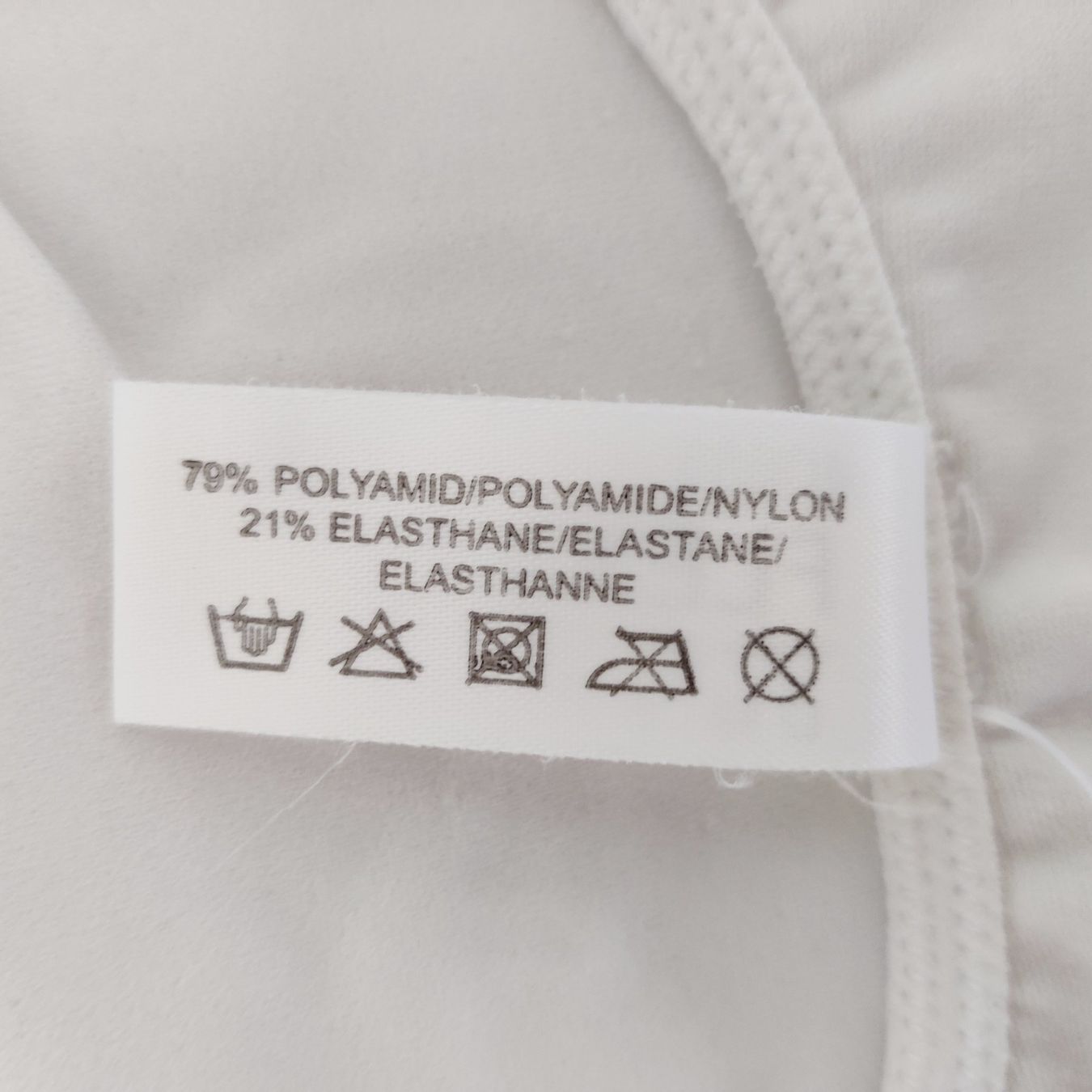 Tops: FLEXEES Bodyshape Formendes Shirt Pulli Hemdchen weiss Gr.M – D'occasion à Winterthur par Lotusherz 3