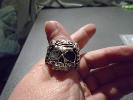 Ring Grösse 11, Totenkopf, silberfarbig