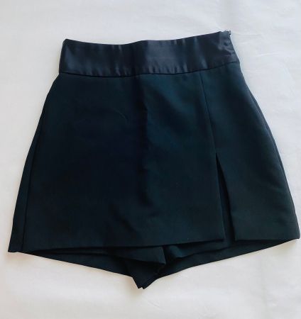 Zara schwarze Skorts  Gr. XS