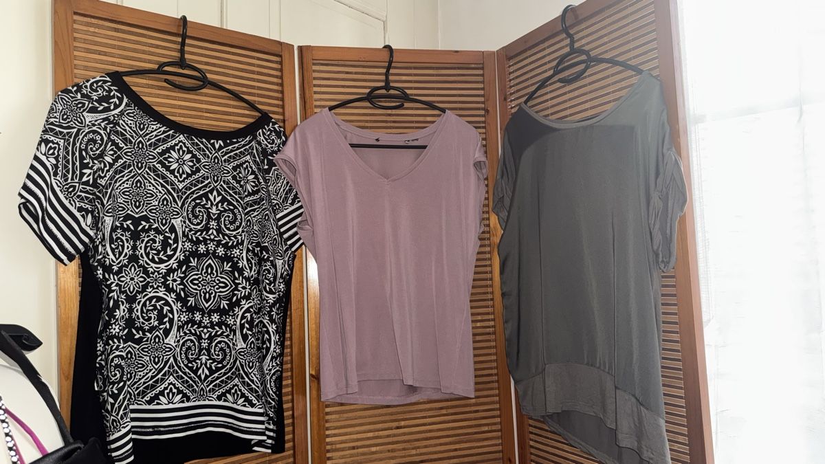Lotti di vestiti: Tops/ T-Shirts M/L 40 6 Stk. – Usato da Gümligen venduto da morticiaaddams 1
