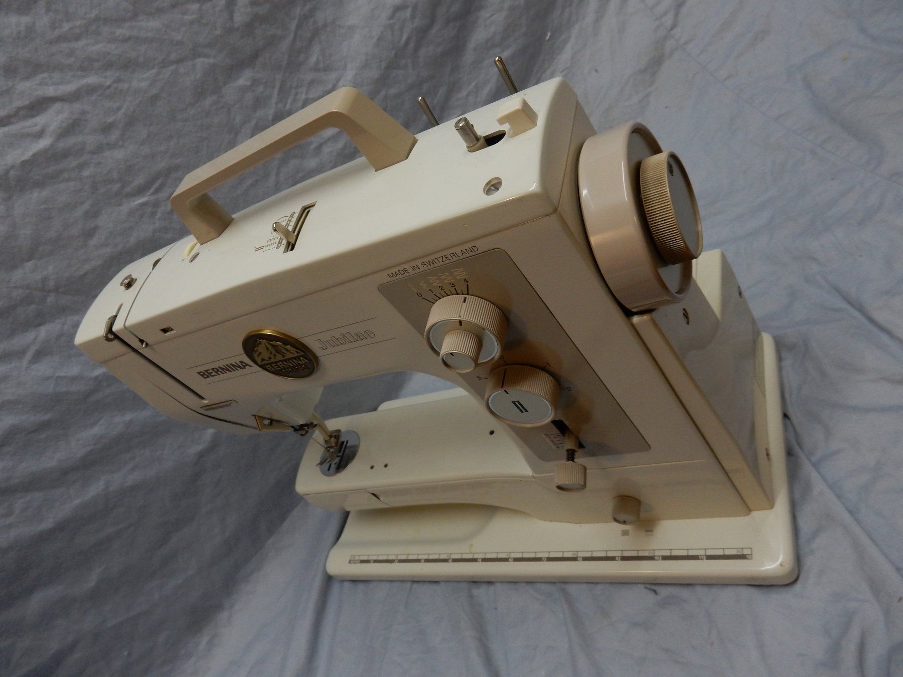Bernina Macchine da cucire: Bernina 801    Top Neuwertig  25004 – Usato da Watt venduto da Mariposa49 5