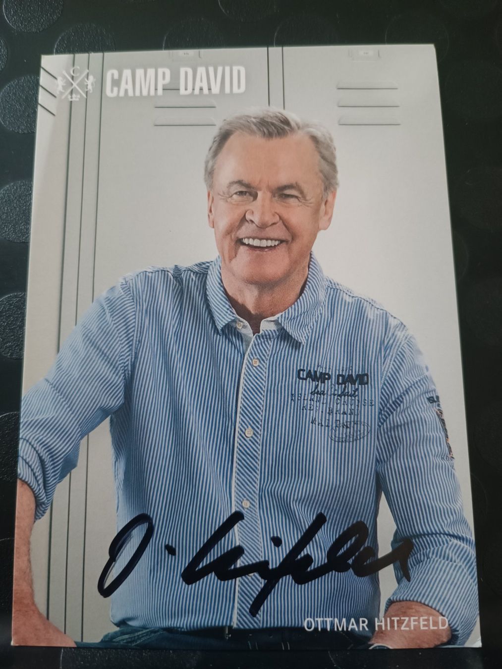 Autografi: Ottmar Hitzfeld - handsignierte Autogrammkarte – Usato da Menziken venduto da Artographs