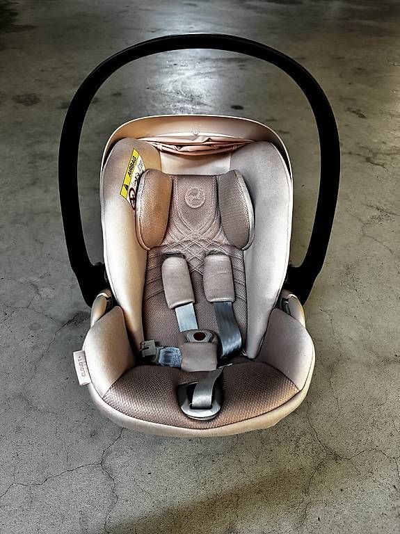 Cybex Seggiolini per auto: Baby Autoschale CYBEX Cloud T i-Size – Usato da Schindellegi venduto da ana_s87f 1