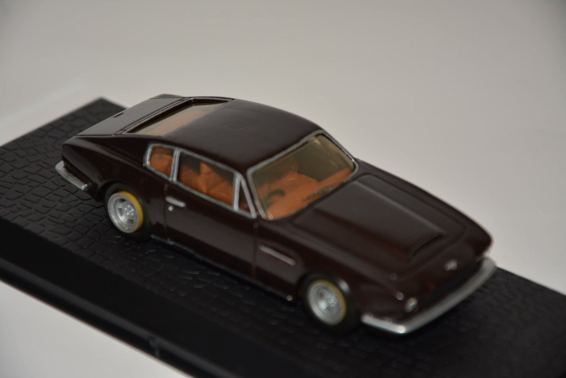 Aston Martin Modellautos: Aston Martin V8 DBS , Heco Mod. Kit 1:43 – Gebraucht aus Goldach von Feivel9 4