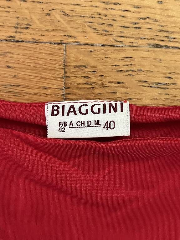 Top: BIAGGINI rotes Top (Gr. 40) – Usato da Wädenswil venduto da esp_z8tb 1