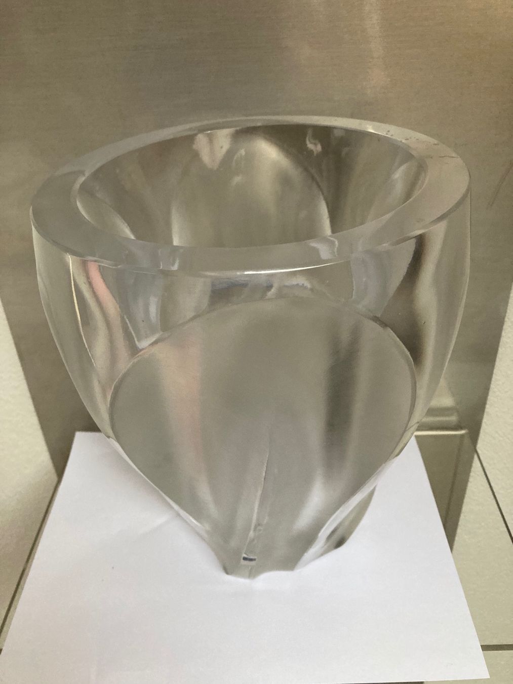 Lalique Vasi & Recipienti: Vase Ingrid de Lalique – Usato da St-Légier-Chiésaz venduto da Antichorloge