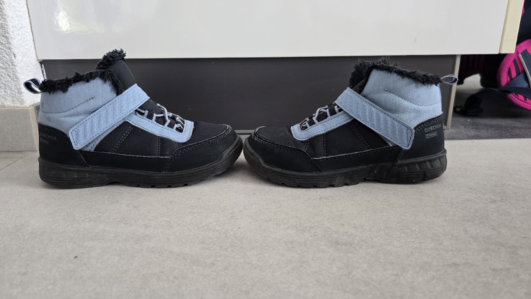 Scarpe per ragazzi: Winterschuhe Quechua gr. 26 wasserdicht – Usato da Wängi venduto da tamaso11