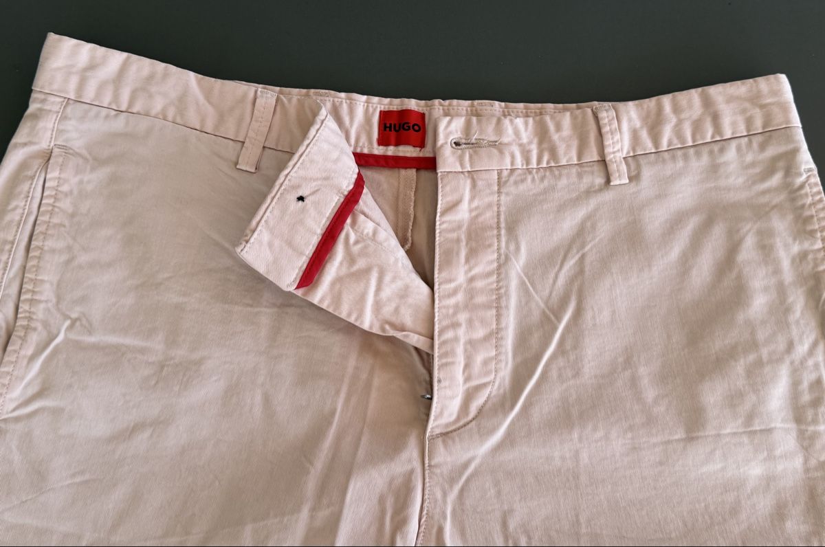 Hugo Boss Pantaloni: Hugo Boss Shorts – Usato da Niedergösgen venduto da Lifestyle-85 1