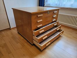 Planschrank,  mit 6 gr. Schubladen, 1 Fr., sofort abzuholen