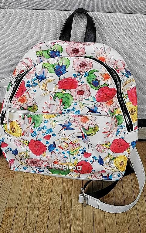 Desigual Zaini: Sac à dos marque Desigual – Usato da Chêne-Bougeries venduto da Carreaublues 2
