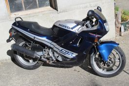 Herbst Abverkauf Honda CBR600F PC19 für Bastler läuft nicht