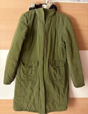 Wendbare Jacke mit abnehmbarer Kapuze