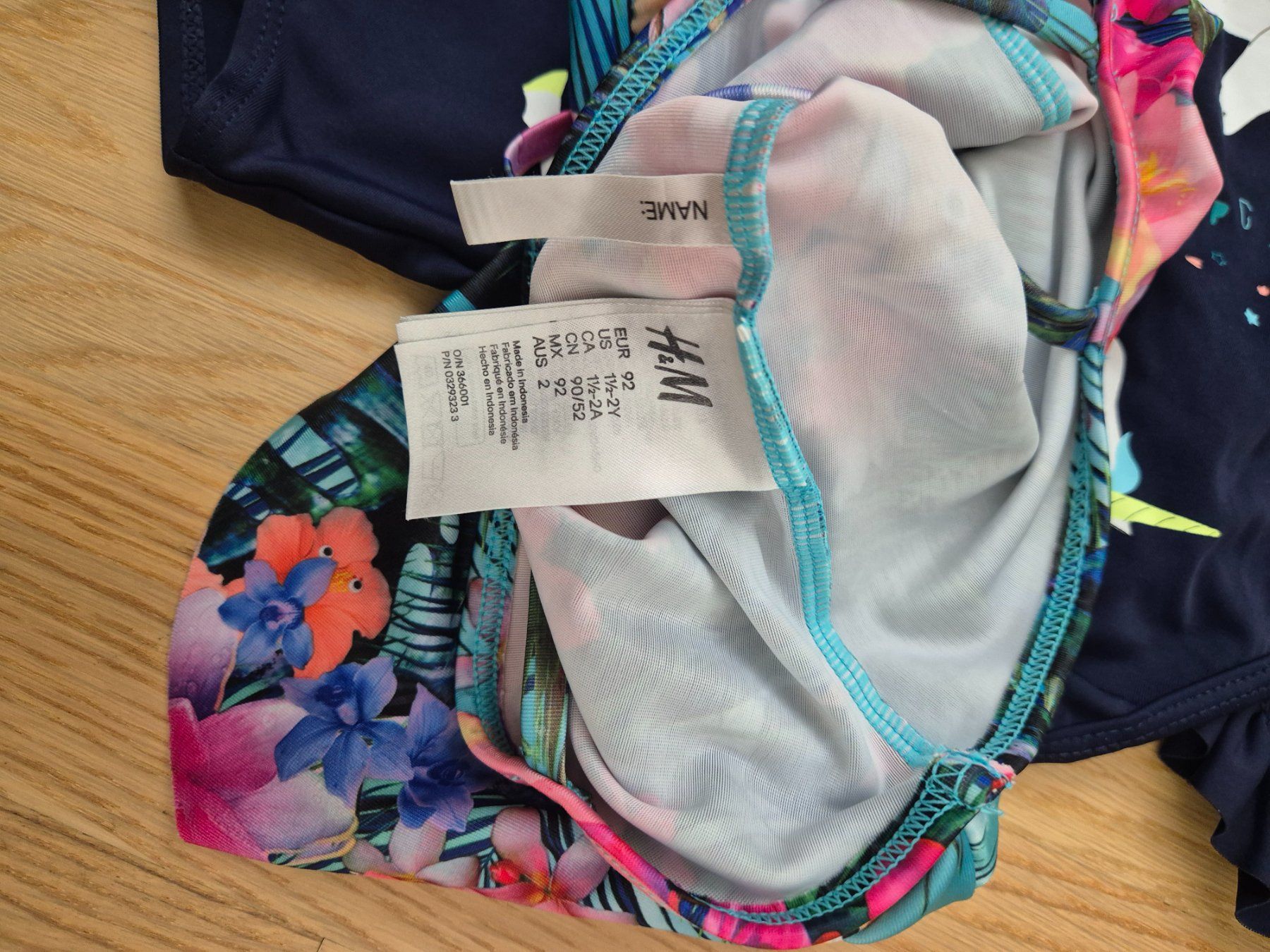 H&M Costumi da bagno & Bikini: 2 süsse Mädchen-Badeanzüge, Grösse 92 – Usato da Pfäffikon SZ venduto da Ka6ka 1
