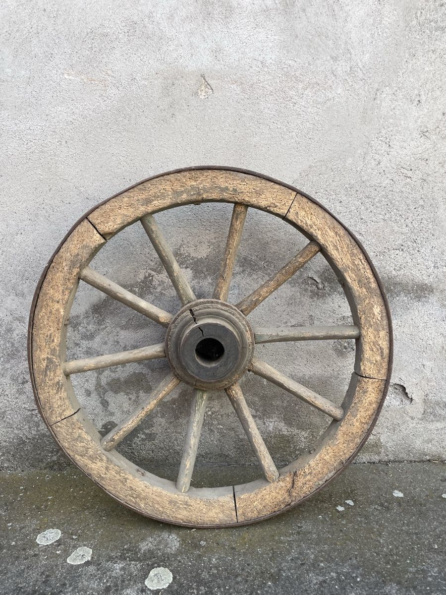 Pneus & Kompletträder: Altes Wagenrad 75cm – Gebraucht aus Uster von reg_ny9x