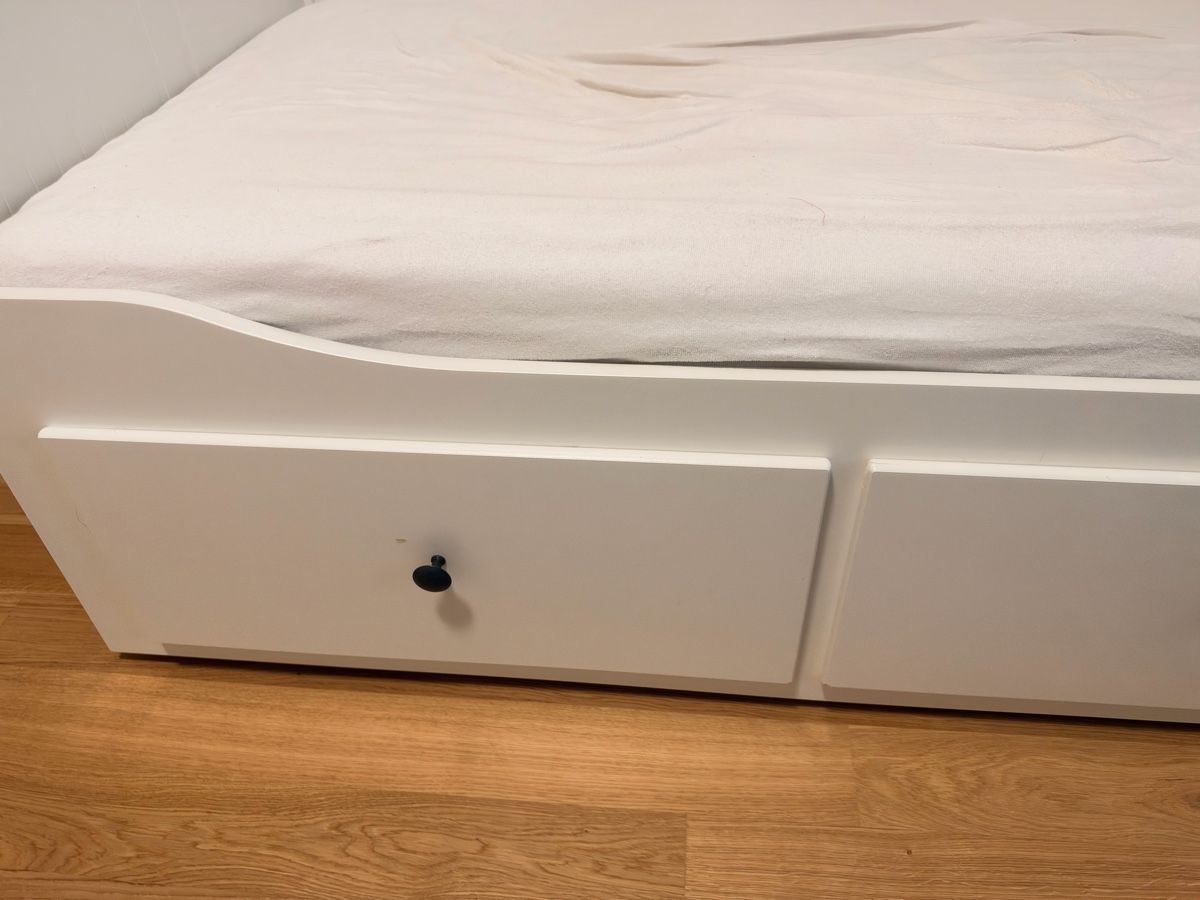 Letti: Hemnes Ikea Bett mit 2x matratzen  – Usato da Niederhasli venduto da Antiquitaet-zh 2