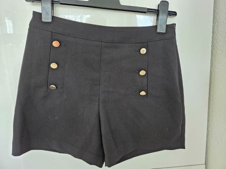 Shorts Schwarz Gr. 38 H&M mit Goldfarbenen Knöpfen