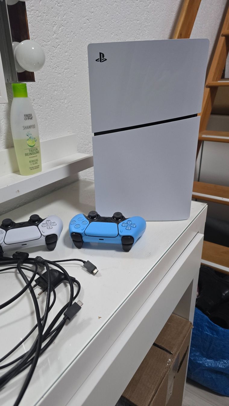Sony Consoles: Sony PS5 Disc Edition 1 TB – D'occasion à Rickenbach Sulz par Gibrca