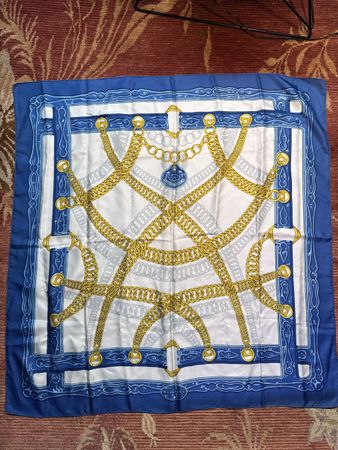 Hermès Seidentuch Maillons blau weiss ca 90x90cm Foulard