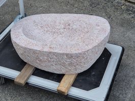 Vogelbad aus Kalkstein