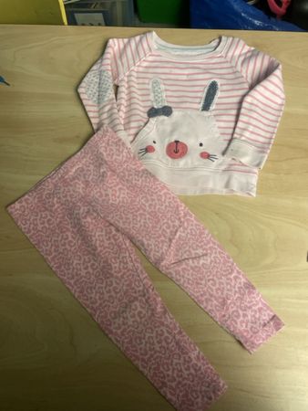 Süesses Mädchen Set, Gr. 98, Pulli mit Hase & Leggings🐰