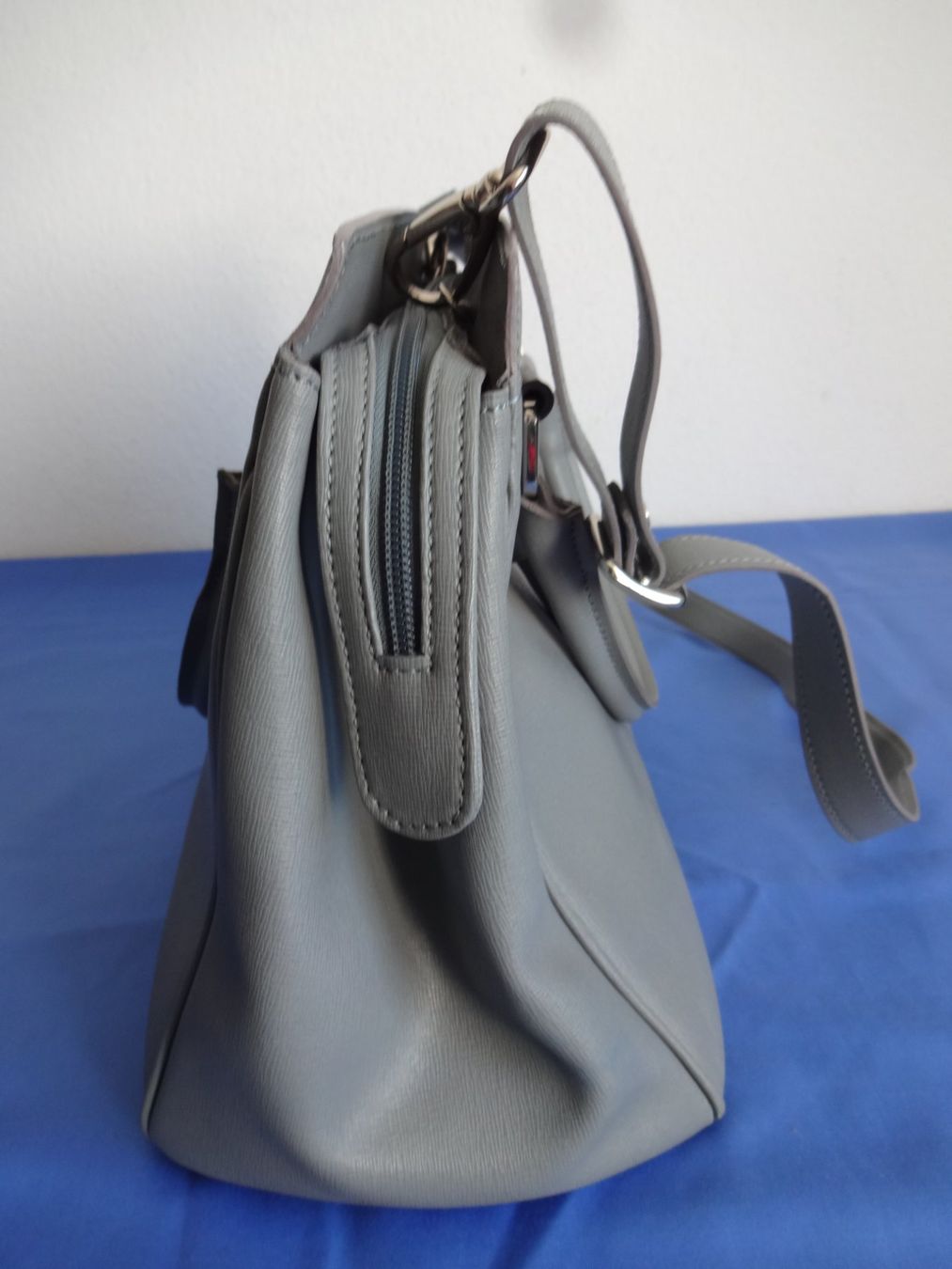 07 14 Borse da donna: " 07 14 " Echtleder Hand / Umhängetasche – Usato da Frauenfeld venduto da rey06 4