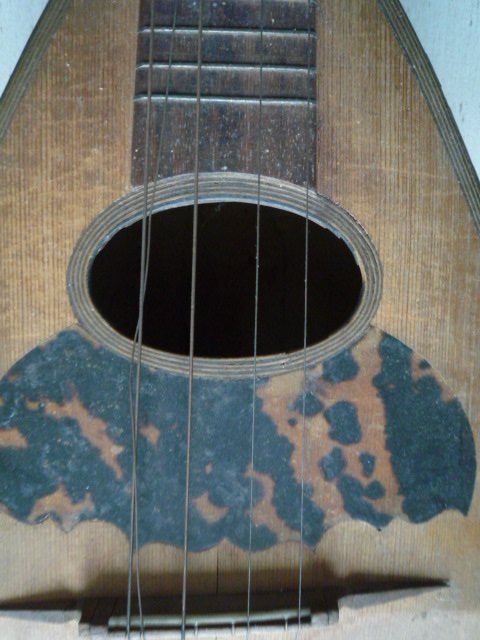 Strumenti musicali: Ancienne mandoline - Alte Mandoline – Usato da Cortaillod venduto da Matteo18 6