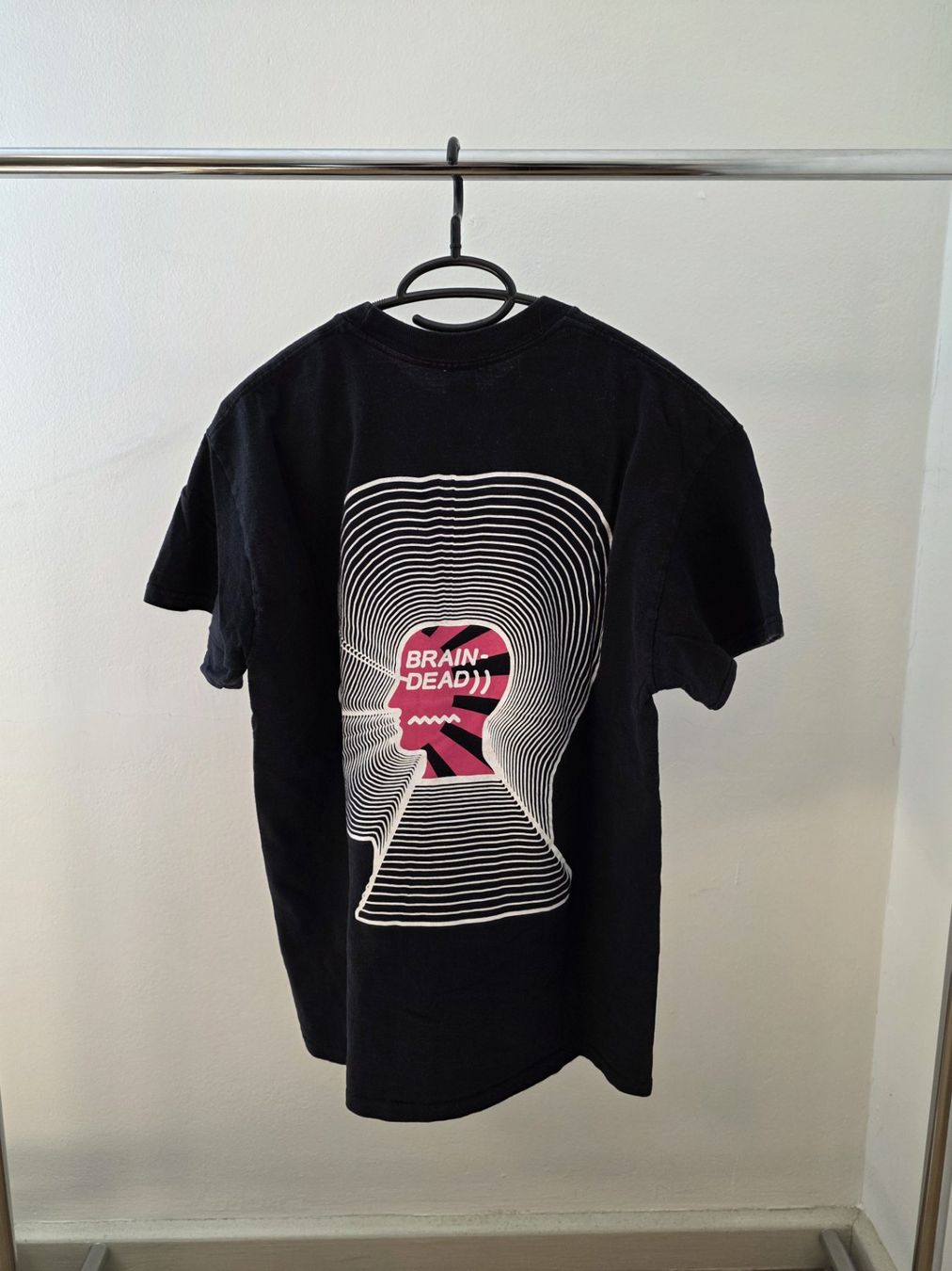 T-shirt: T-Shirt Brain Dead – Usato da Rothenfluh venduto da sel_j856