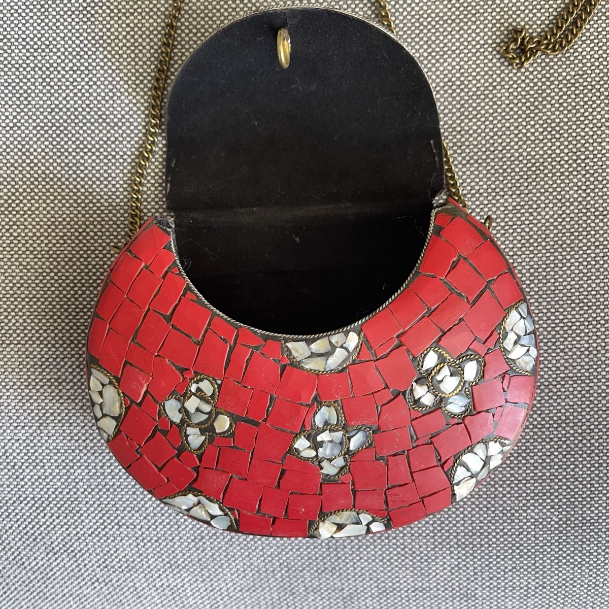 Borse: Rote Mosaik-Tasche mit Kette – Einzigartig – Nuovo (secondo la descrizione) da Bern venduto da dek_7bjd 2