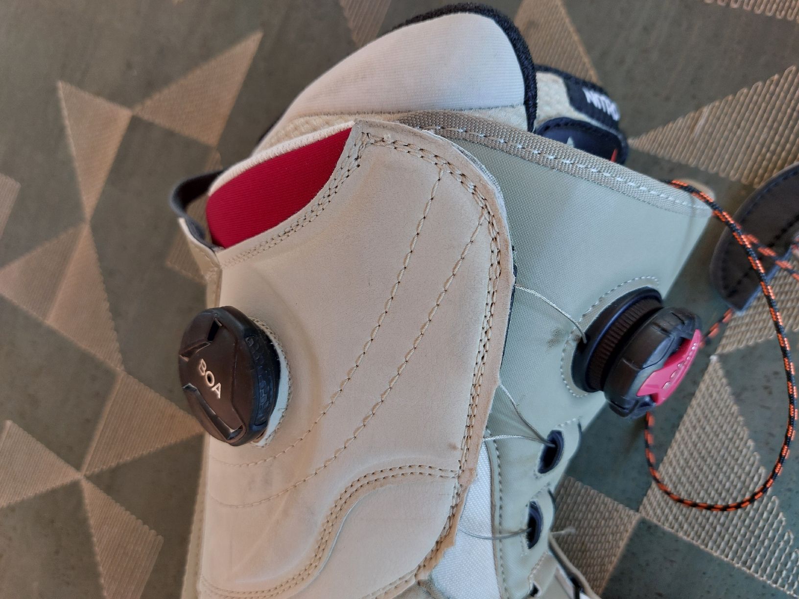 Snowboard Nitro Scarpe da uomo: snowboardschuhe NITRO mit BOA 41 1/3 – Usato da Effretikon venduto da swobdo 1