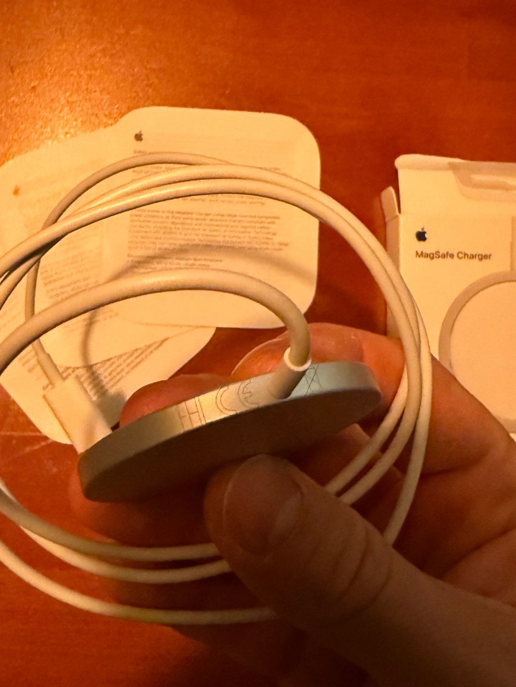 Apple Caricabatterie: Chargeur Apple MagSafe Model A2140 – Nuovo (secondo la descrizione) da Chardonne venduto da amonney 4