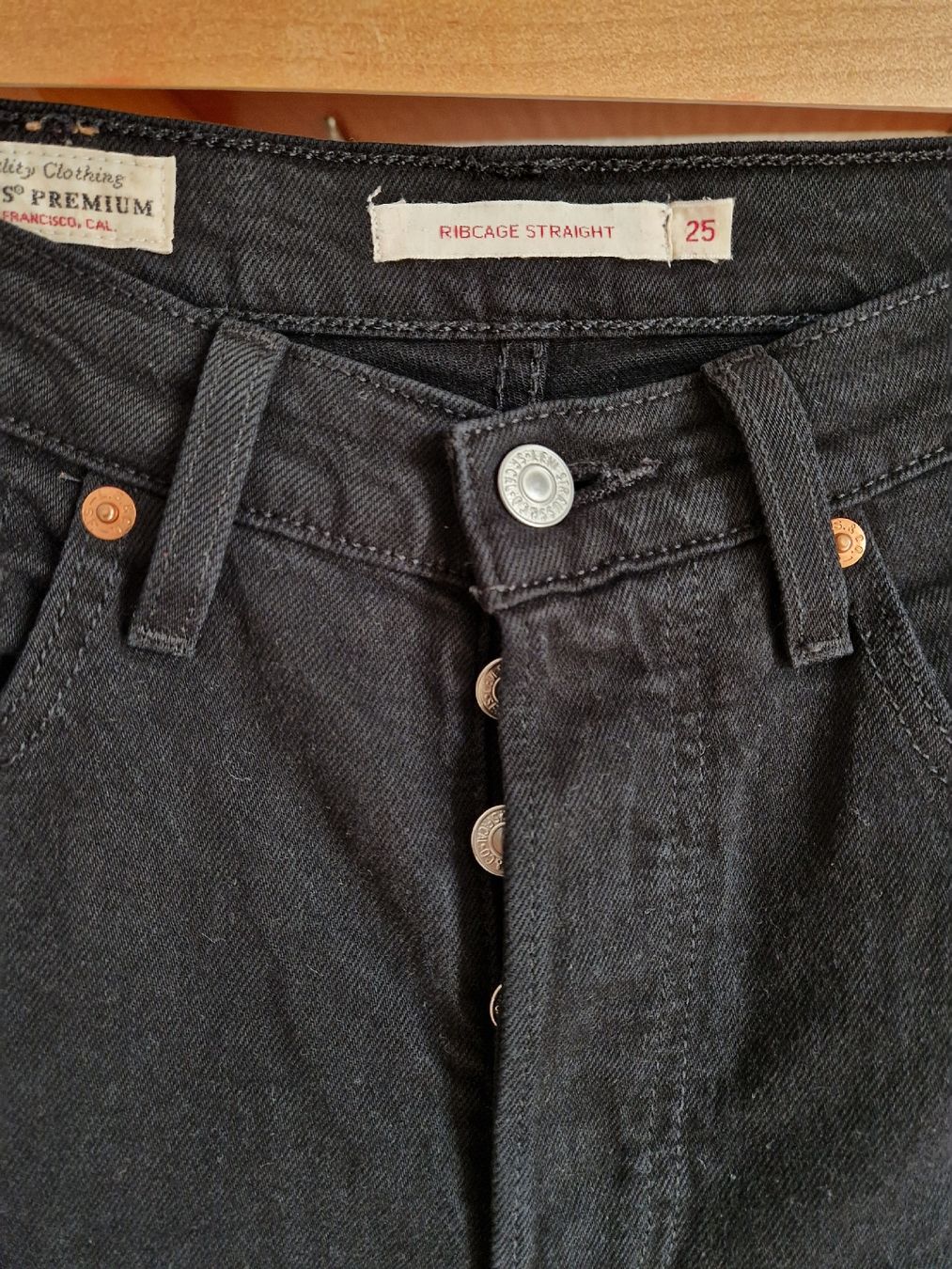 Levi's Jeans: Levis Ribcage Straight 25 – Gebraucht aus Bern von MaBo015 2