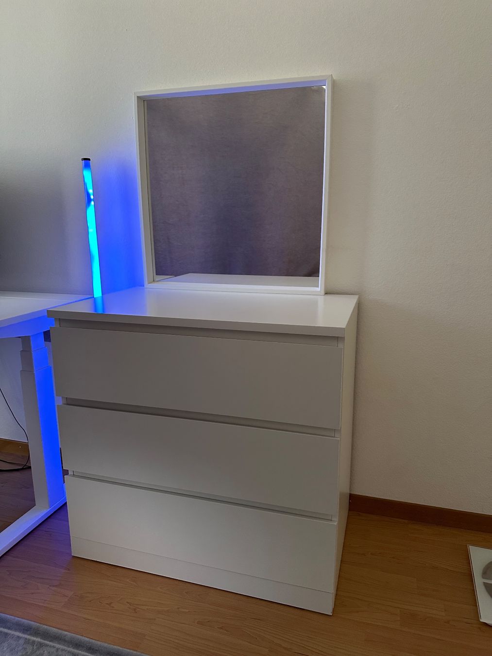 Ikea Cassettiere: Ikea Malm Kommode inklusive Spiegel – Usato da Winterthur venduto da fat_d6sb