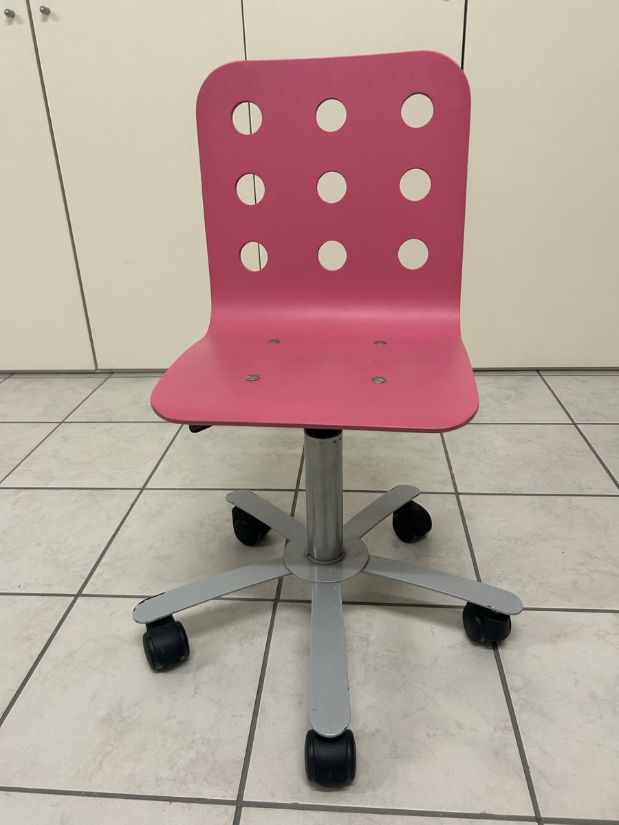 Ikea Sedie: Kinder Bürostuhl – Usato da Reiden venduto da sarinaaaaa23