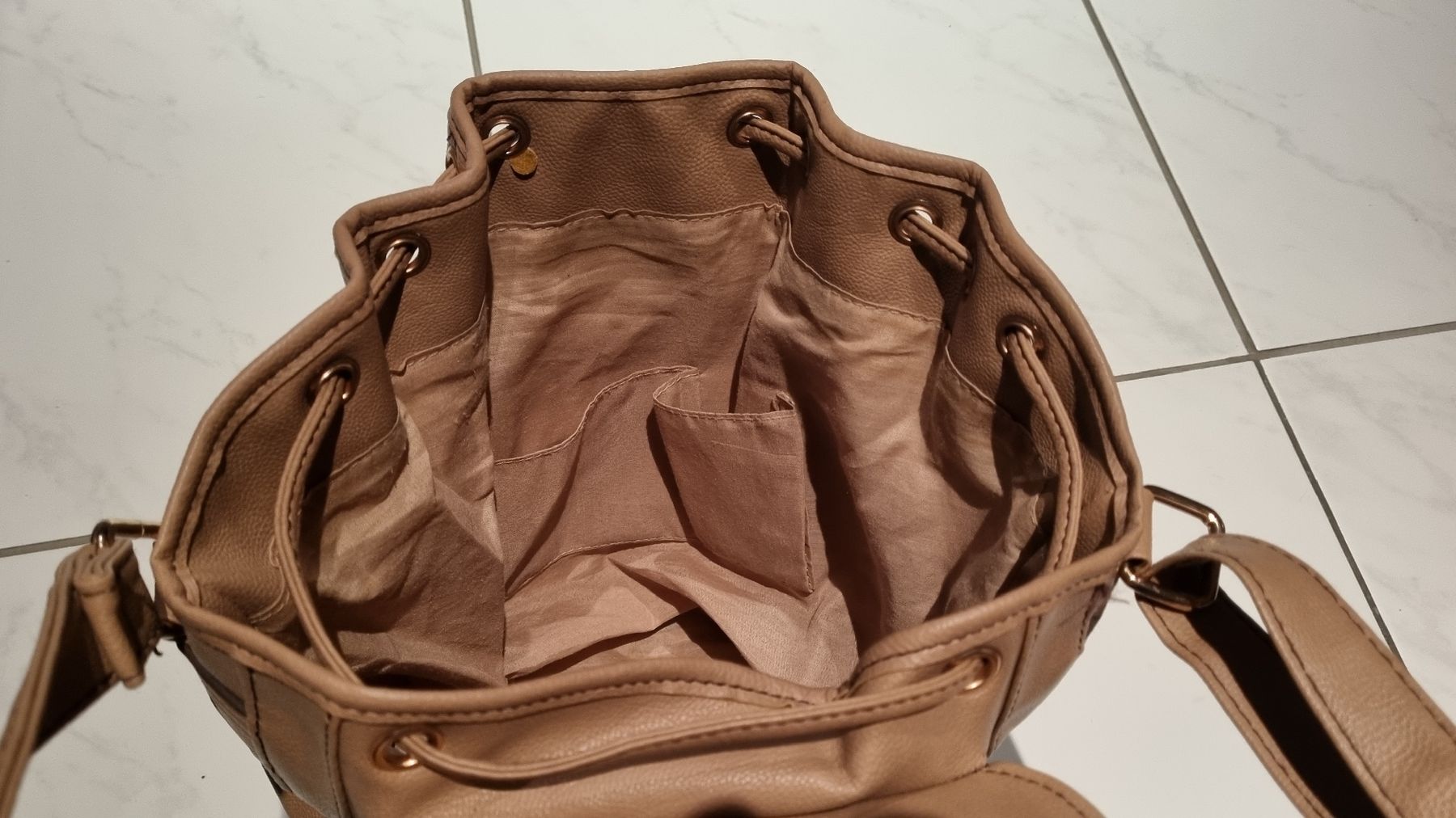 Borse da donna: Schöne, grosszügige Handtasche – Nuovo (secondo la descrizione) da Nottwil venduto da Janny77 4