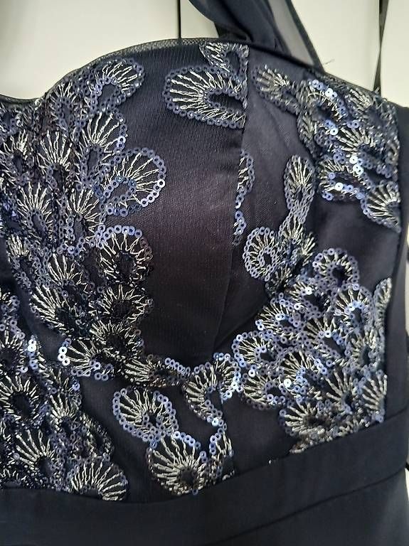 Robes: Dunkelblaues Abendkleid – D'occasion à Zollikofen par car_c2g8 2