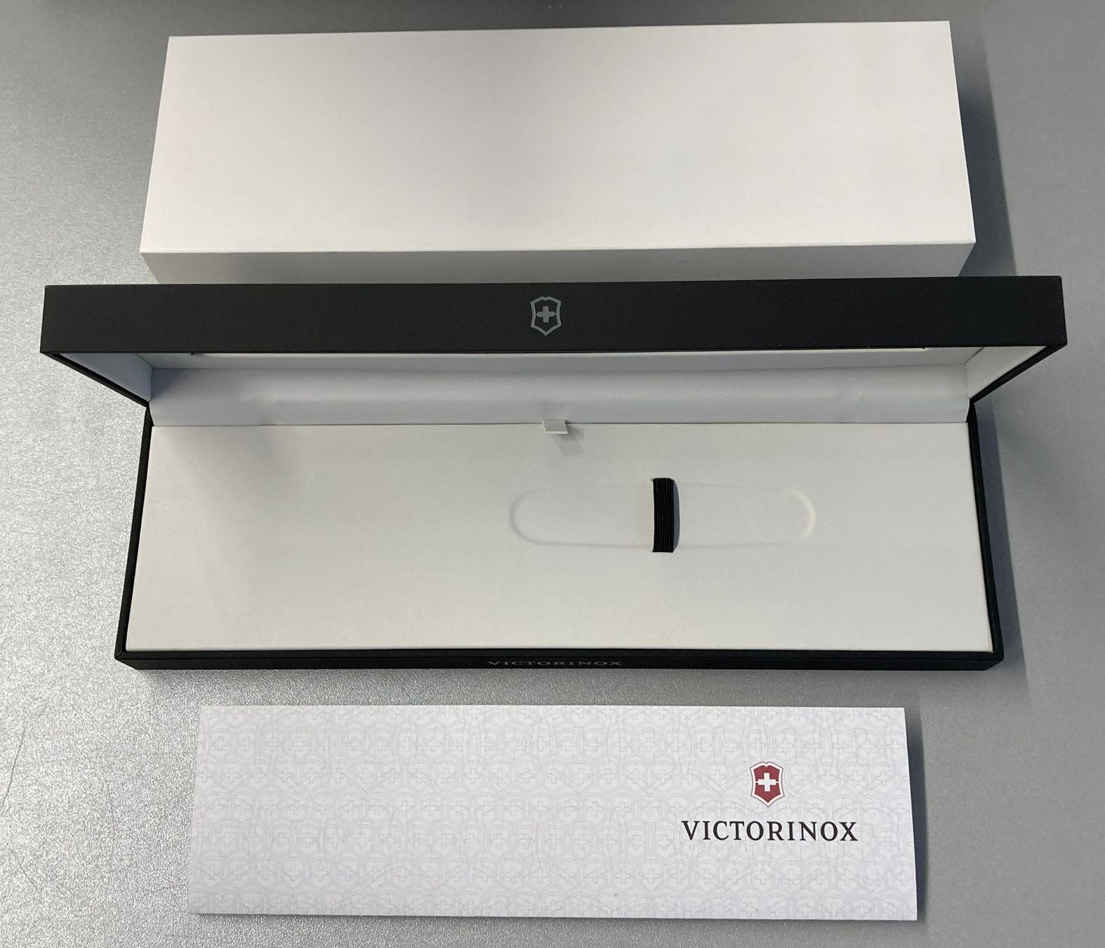 Victorinox Coltelli tascabile: Verpackung zu Victorinox Damast 2010 – Nuovo (secondo la descrizione) da Schwyz venduto da chriesibraegel_1291 1