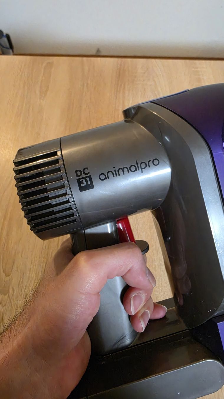 Dyson Staubsauger & Zubehör: Dyson DC31 Pro animal – Defekt aus Grandson von Adrixx1422 5