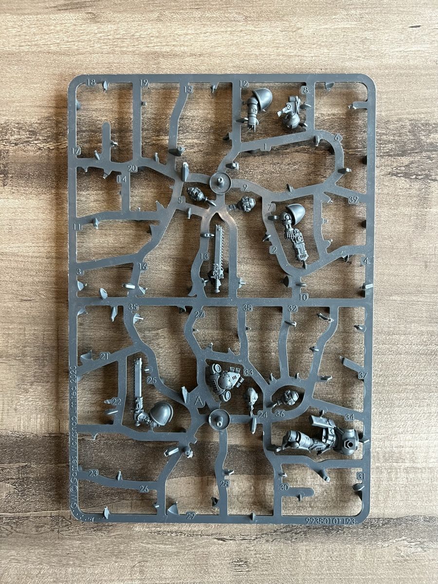 Giochi: Warhammer 40k/Horus Heresy Gussrahmen/Bits Set 11 – Usato da Läufelfingen venduto da stephiesheena 3