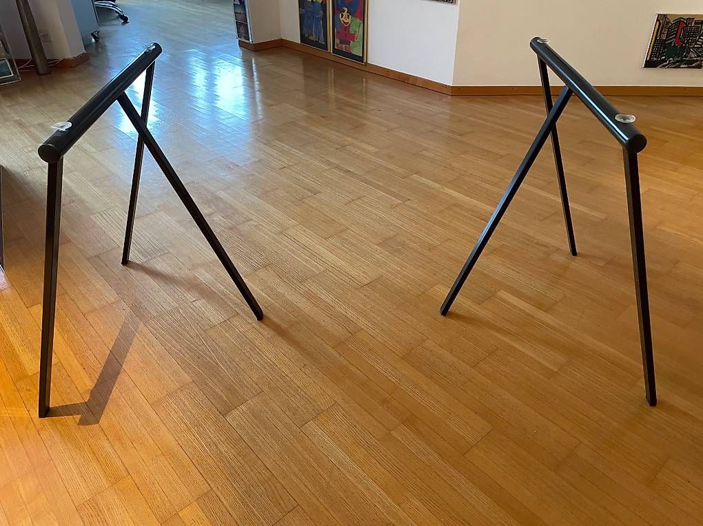 Scrivanie: Glastisch (Milchglas) – Usato da Unterengstringen venduto da DeaundHeinz 3