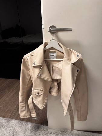 Bershka Jacke, Beige, Grösse S, neuwertig für den Frühling!