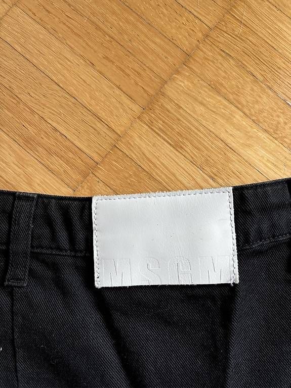 MSGM Gonne: NEU Schwarzer Jeansrock Gr. 36 MSGM NP399.- – Nuovo (secondo la descrizione) da Zürich venduto da enjoyxvintage 4