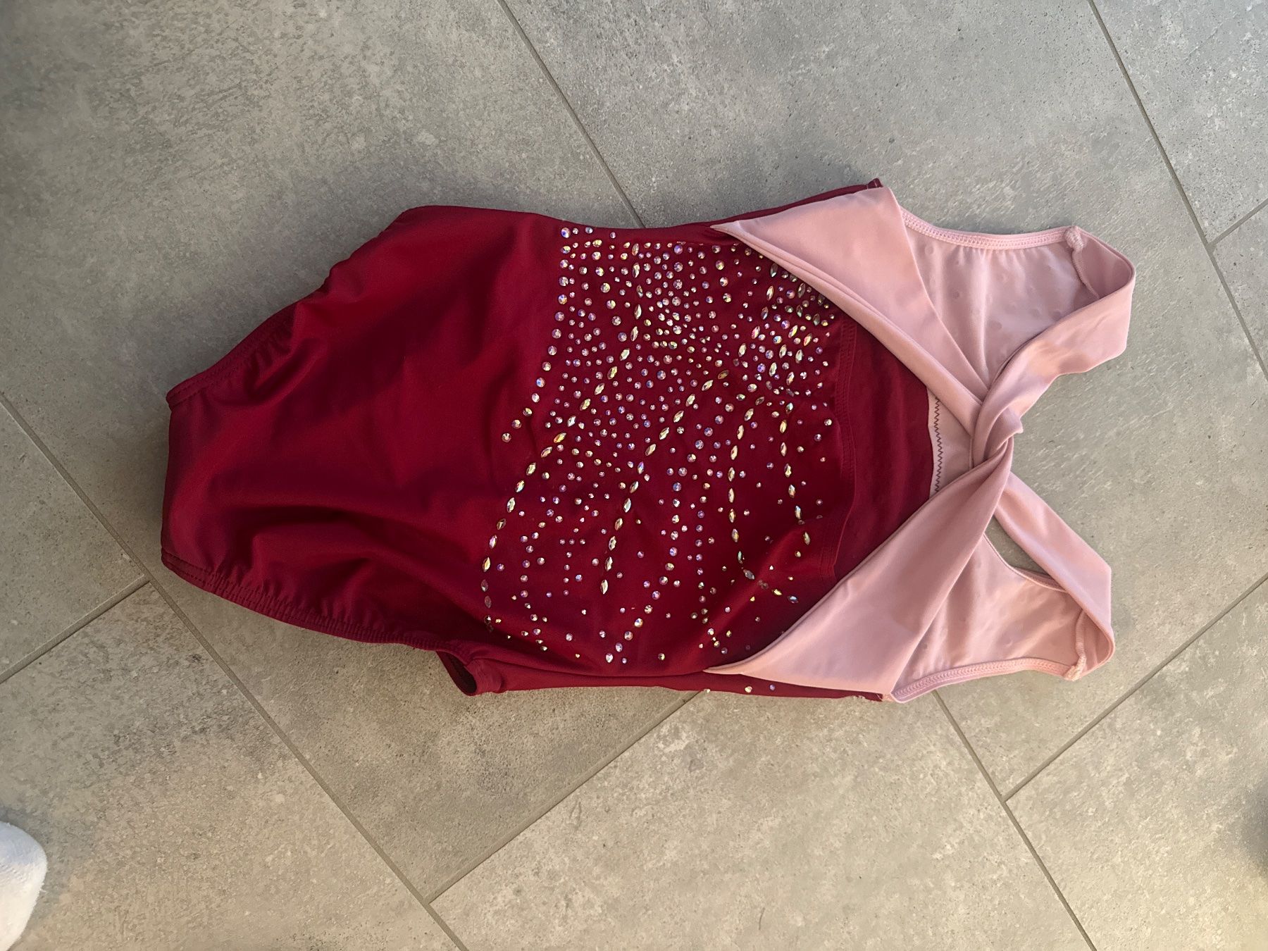 Completi: Turnanzug Ruby Evans Quatro bordeaux rosa Grösse CLA – Nuovo (secondo la descrizione) da Frauenfeld venduto da DLORI88 1
