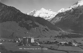 Kandersteg (BE) – Ansicht mit dem Blümlisalp-Massiv
