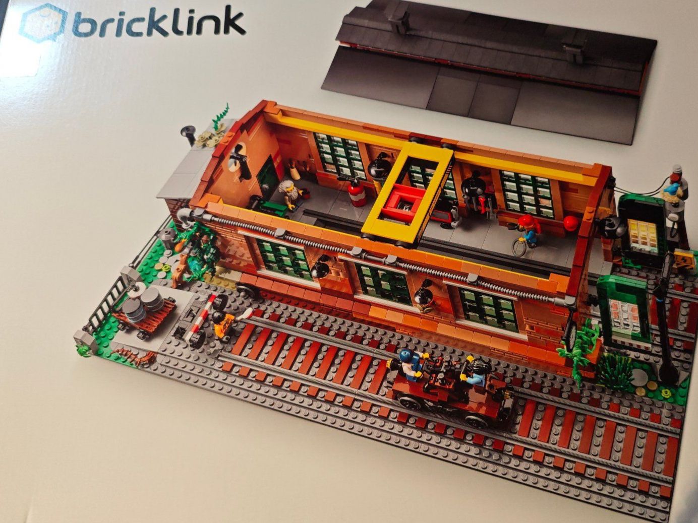 Lego Kit di costruzioni: Bricklink LEGO Set 910033, Old Train Engine Shed Neu& OVP – Nuovo e nell'imballaggio originale da Pfaffhausen venduto da seppentony 1