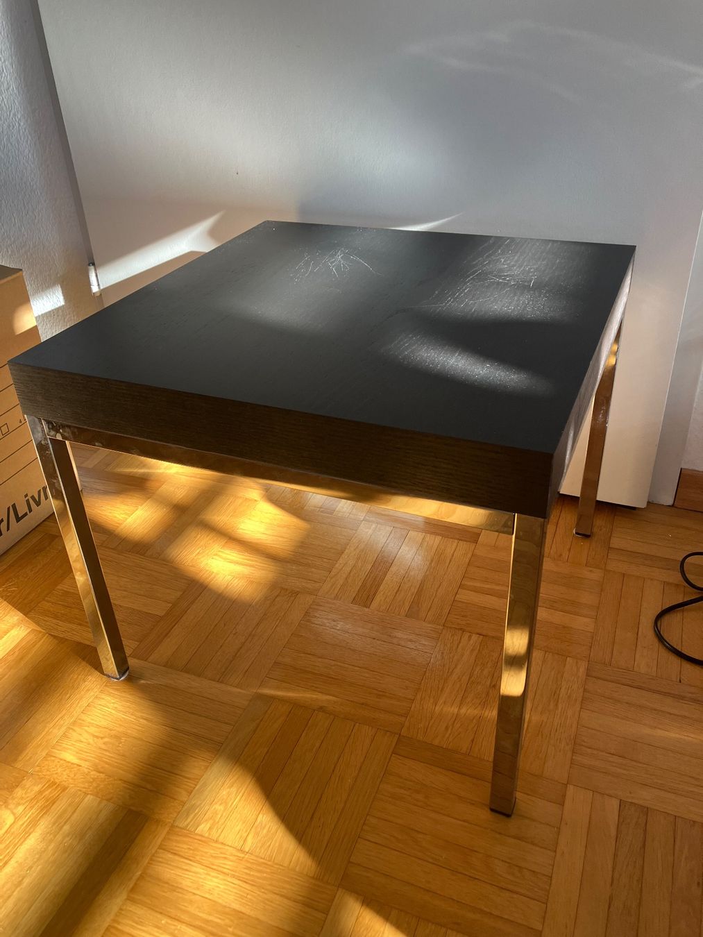 Tavoli: Kleines Tischlein, Schwarz mit Metallbeinen – Usato da Speicher venduto da mad_72ky 1