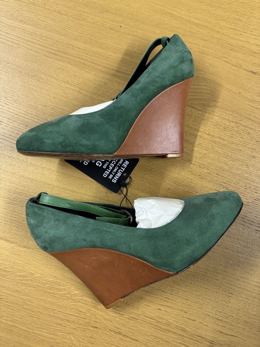 Celine Scarpe da donna: Celine green suede leather wedges, size 39 – Usato da Zürich venduto da EShopping81 1