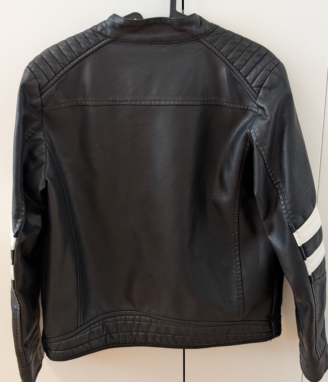 Giacche & Cappotti: Kunstlederjacke schwarz Grösse 152 – Usato da Hünenberg venduto da Bestseller92 1