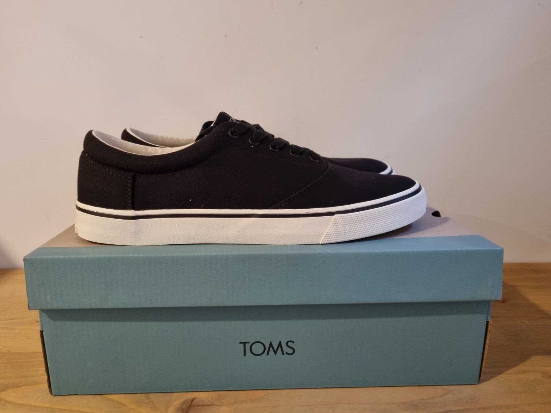 Toms Scarpe da uomo: TOMS NEU 43.5 – Nuovo e nell'imballaggio originale da Steinhausen venduto da Na18