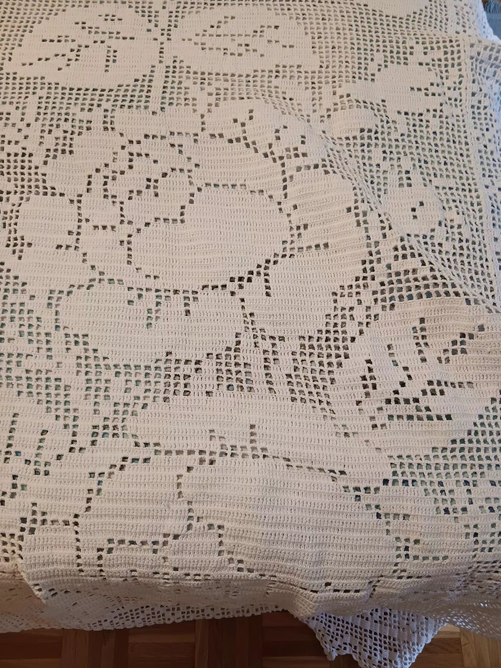 Linge de lit: gehäckelte bettüberwurf  – D'occasion à Ambrì par Maerz87 6